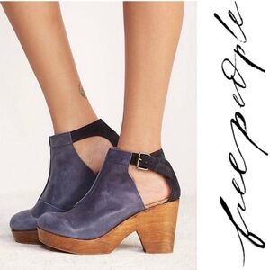 FREE PEOPLE Amber Orchard Clogs size 39 // 8